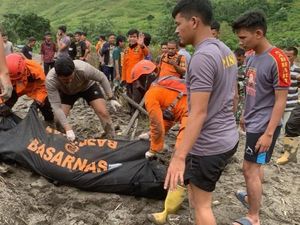 Nenek Terseret Banjir Bandang di Samosir Ditemukan Tewas