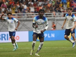 Inggris mendapatkan hadiah penalti pada menit ke-71. Wasit menunjuk titik putih setelah meninjau VAR karena Joel Ndala dijatuhkan di kotak penalti. Joel Ndala sendiri yang maju sebagai eksekutor menjalankan tugasnya dengan baik. Inggris memperkecil ketinggalan menjadi 1-2.