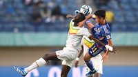 Tidak banyak peluang terjadi di babak pertama. Skor sementara 0-0.