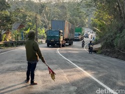 Disebut Rawan Kecelakaan, Tanjakan Kalijambe Purworejo Dijaga 24 Jam