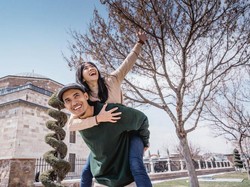 6 Alasan Kamu Harus Pergi Liburan Bareng Pasangan, Bikin Makin Lengket!