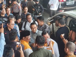 Hadiri Dialog IKA UNM di Makassar, Anies Diteriaki Menang Satu Putaran