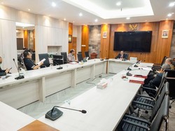 Bamsoet Uji Proposal Disertasi Ahmad Sahroni soal Pengembalian Aset Korupsi