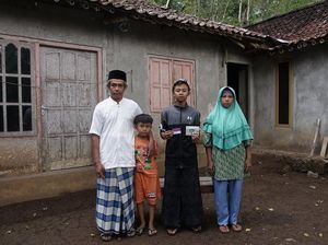 Kisah Bayu, Penerima PIP yang Ingin Tuntas Mengaji hingga Kuliah di UGM