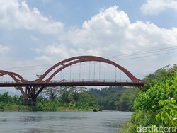 Penampakan Jembatan Merah Kaligintung Purbalingga yang Diduga Dikorupsi