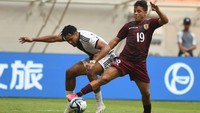 Sementara, Venezuela di peringkat kedua dengan empat angka. Mereka juga telah mengamankan tiket ke 16 besar.