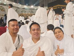 Kisah Alman Mulyana: Selebriti Youtuber Indonesia di Tanah Suci