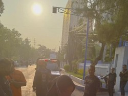 Remaja 16 Tahun Nyetir Mobil Tabrak Motor Tewaskan 1 Orang di Surabaya