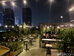 Menikmati Malam Sambil Menyantap Aglio Olio dan Virgin Mojito
