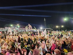 Ribuan Warga Madura Antusias Ikut Doa Bersama Mahfud MD di Sumenep