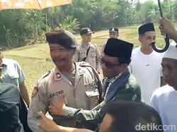 Saat Mahfud Md Bertemu Jokowi Ketika Ziarah ke Makam Ayah di Pamekasan