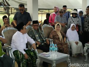 Ziarah ke Makam Ayah di Pamekasan, Mahfud Md: Ini Bukan Kampanye Ziarah ke Makam Ayah di Pamekasan, Mahfud Md: Ini Bukan Kampanye