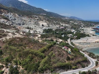 Penampakan Tambang Galian C di Teluk Palu