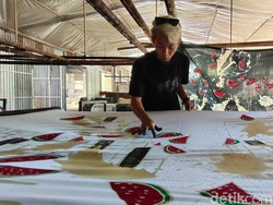 Gambaran Ngerinya Perang Palestina Jadi Motif Batik Perajin Kulon Progo