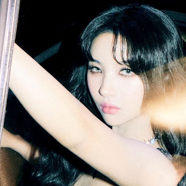 Potret Soyeon (G) I-DLE dalam foto konsep single 'Nobody'/ Foto: instagram.com/m._.usb Potret Soyeon (G) I-DLE dalam foto konsep single 'Nobody'