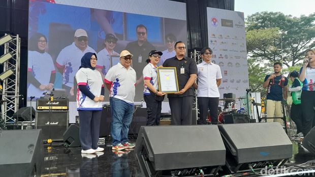 Rekor MURI CT Arsa Foundation