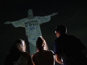 Sambut Eras Tour, Patung Kristus Brasil Pakai Baju Taylor Swift Sambut Eras Tour, Patung Kristus Brasil Pakai Baju Taylor Swift