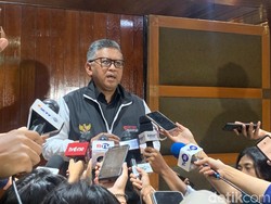 Hasto Sebut Blusukan Ganjar Beda dengan Jokowi: Tinggal di Rumah Penduduk