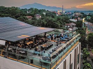 5 Kafe Rooftop di Semarang yang Asyik untuk Hangout Sore 5 Kafe Rooftop di Semarang yang Asyik untuk Hangout Sore