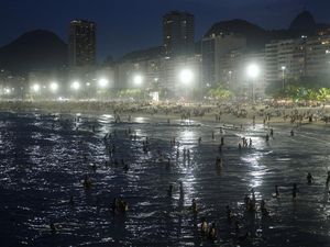 10 Kota dengan Wisata Malam Terbaik di Dunia Tahun 2024