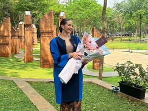 Jawaban Enzy Storia soal Dosen Tak Tahu Dia Artis Apa Jawaban Enzy Storia soal Dosen Tak Tahu Dia Artis Apa