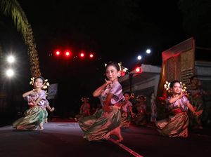 Akulturasi Budaya dan Agama Bersatu dalam Festival Kebangsaan Banyuwangi Akulturasi Budaya dan Agama Bersatu dalam Festival Kebangsaan Banyuwangi