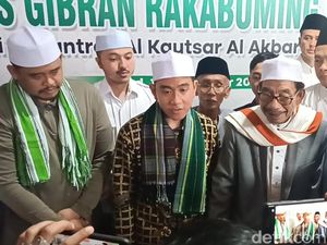 Disinggung Sering Bertemu Ulama, Gibran: Intinya Kami Bukan Cari Dukungan Disinggung Sering Bertemu Ulama, Gibran: Intinya Kami Bukan Cari Dukungan