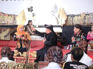 Pesan Gubernur Khofifah soal Wayang dalam Pertunjukan di Alun-alun Ponorogo Pesan Gubernur Khofifah soal Wayang dalam Pertunjukan di Alun-alun Ponorogo