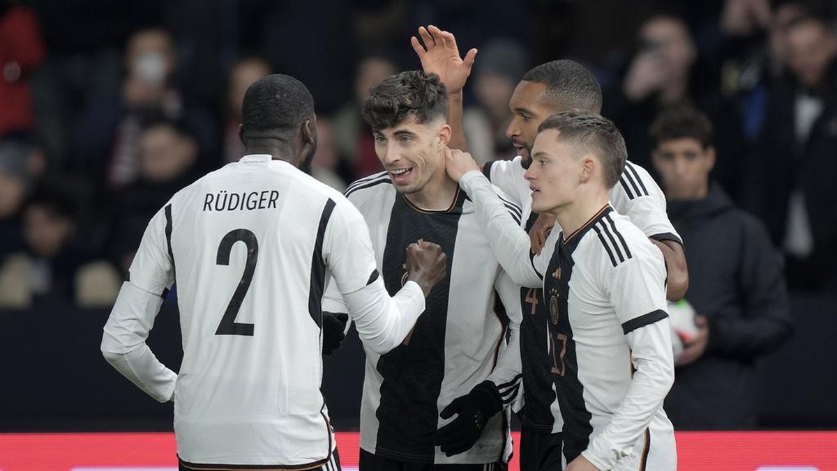 Kai Havertz dimainkan sebagai bek kiri di timnas Jerman. (Foto: AP/Markus Schreiber)