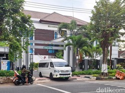 KPK Geledah Gedung Kejari Bondowoso