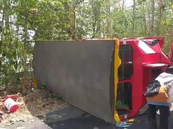 Piknik Berujung Celaka Kereta Kelinci Terbalik di Prambanan