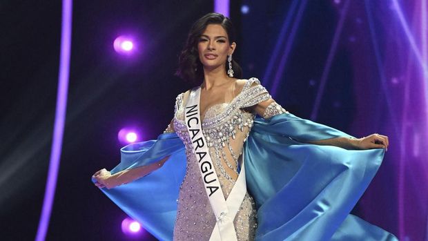 Miss Nicaragua, Sheynnis Palacios, walks on stage during the 72th edition of the Miss Universe pageant, in San Salvador on November 18, 2023. (Photo by Marvin RECINOS / AFP)