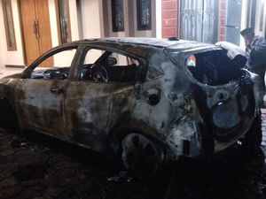 Kembali Terjadi, Mobil warga di Sampang Dibakar OTK