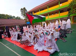 Ratusan Siswa Sekolah Gelar Aksi Peduli Palestina di Bogor