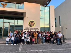 KBRI Abu Dhabi: 56 WNI-Anak Tak Terdokumentasi di Timteng Pulang ke Tanah Air KBRI Abu Dhabi: 56 WNI-Anak Tak Terdokumentasi di Timteng Pulang ke Tanah Air