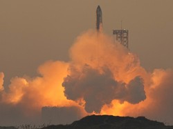 Detik-detik Roket Starship SpaceX Meledak Saat Peluncuran Kedua