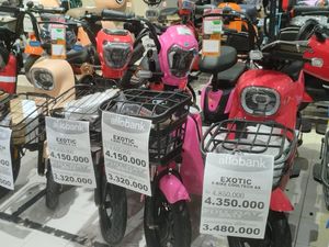 Video: Sepeda Listrik di Transmart Full Day Sale Cuma Rp 3 Jutaan! Video: Sepeda Listrik di Transmart Full Day Sale Cuma Rp 3 Jutaan!