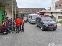 Eri Upayakan 4 Korban Luka Elf Tertabrak KA di Lumajang Dirujuk ke Surabaya