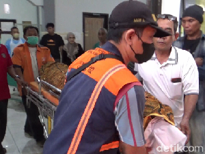 3 Jenazah Korban Elf Tertabrak KA di Lumajang Dibawa ke Surabaya