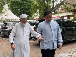 5 Fakta Baasyir Datangi Kantor Gibran Titip Surat Buat Prabowo