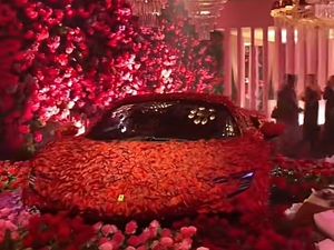 Pernikahan Super Mewah Crazy Rich Surabaya, Guest Star Eks Westlife