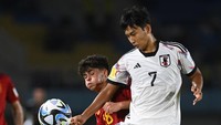 Hingga pertandingan usai, tak ada lagi gol tercipta. Spanyol pun lolos ke babak delapan besar dan akan menghadapi pemenang laga Jerman vs Amerika Serikat.