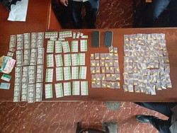 Ngaku Mahasiswa, 2 Pemuda Jual Obat Keras-Miras Berkedok Kios Ponsel