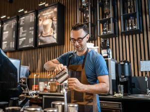 5 Aturan Barista Starbucks Selain Layani Pembeli dengan Maksimal 5 Aturan Barista Starbucks Selain Layani Pembeli dengan Maksimal