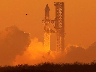 Detik-detik Peluncuran SpaceX Starship Gagal Setelah Mencapai Luar Angkasa