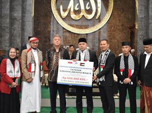 Masjid Darussalam Kota Wisata Salurkan Bantuan Rp 500 Juta ke Palestina