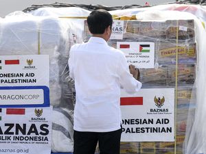 Momen Jokowi Lepas Bantuan Kemanusiaan Tahap Dua ke Palestina