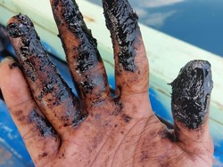 Nelayan Sulit Tangkap Ikan Imbas Laut Diduga Tercemar Oli Aktivitas Tambang