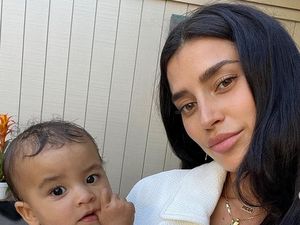 Bayi 10 Bulan yang Dipersiapkan Jadi Model Bayi 10 Bulan yang Dipersiapkan Jadi Model