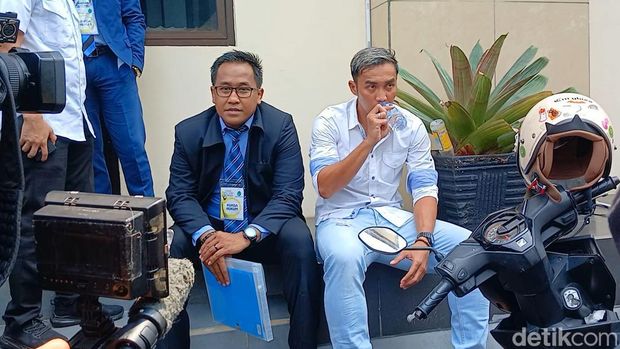 Okie Agustina dan Gunawan Dwi Cahyo saat ditemui di Pengadilan Agama Bogor.
